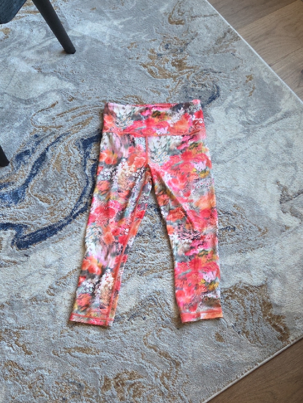 Athleta Elation Pink Coral Multi Floral Capri Leggings